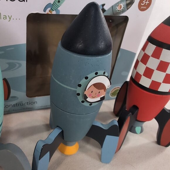 Tender Leaf Toys 3 Rocket Construction Wood Puzzle 2020 21 Wooden PartsTL8335 3+ - Picture 2 of 9